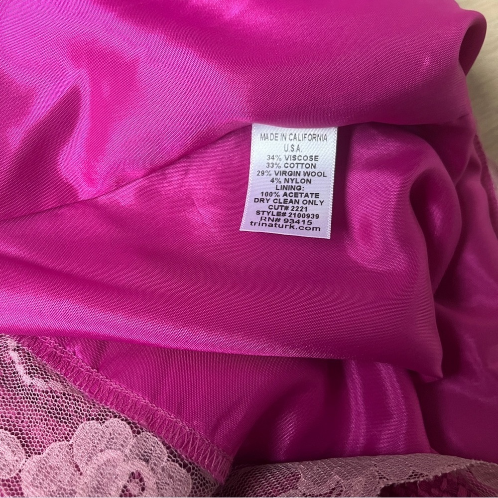 TRINA TURK Pink Keyhole Magenta Pink Tweed Sheath Dress Mid Length Sz 2 *E16 - Picture 5 of 5